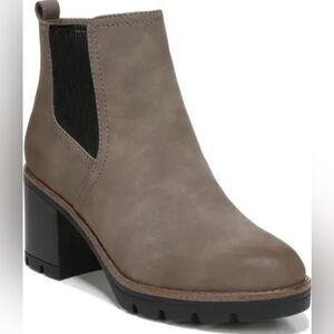 Naturalizer Madalyn Gore Boot Size 6